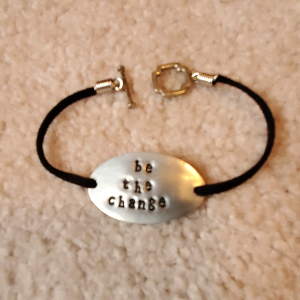 Be the change bracelet pewter/leather cord